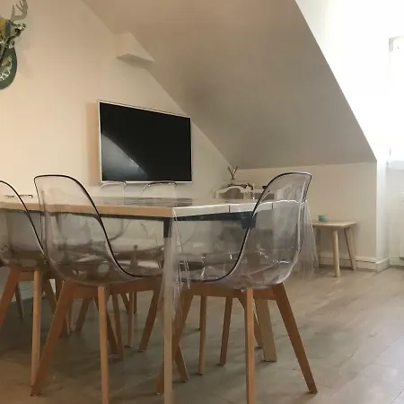 Appartement Au Pied Du Télécabine, T3 50m2 Pour 8 Personnes. *